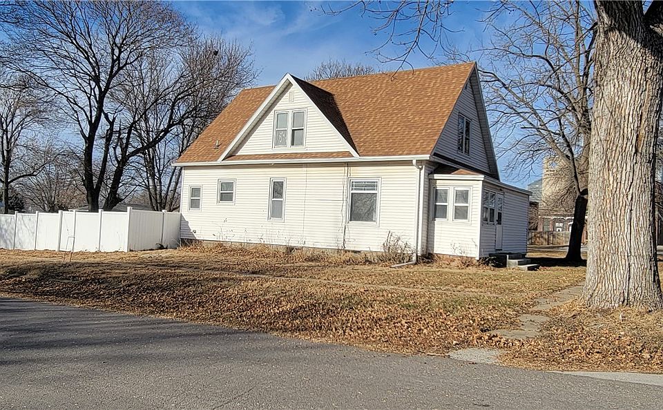 208 Elm St, Boxholm, IA 50040 Zillow