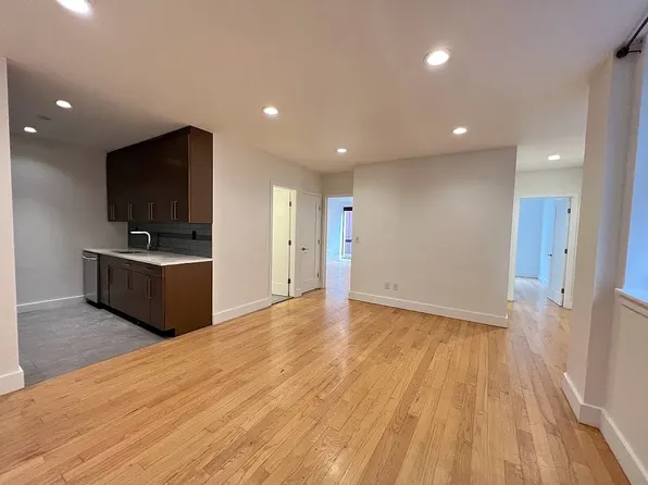 207 East 37th Street image 2 of 16