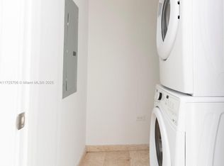 88 SW 7th St, Miami, FL 33130