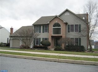 2711 Temple Dr, Sinking Spring, PA 19608