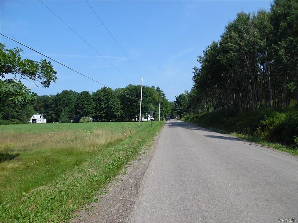 2nd image of 79 Bells Brook Rd