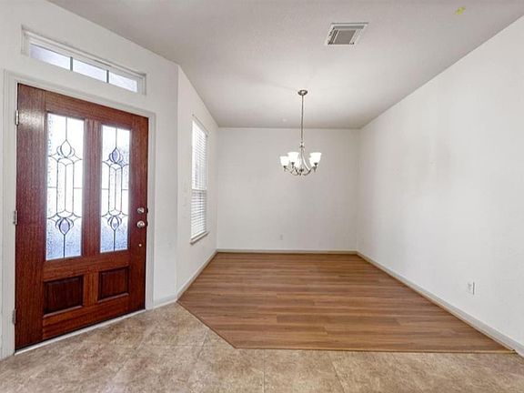 3rd image of 1239 Glenwood Canyon Ln