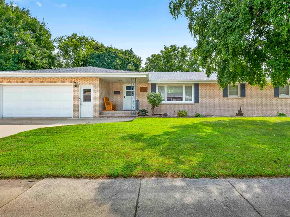 923 W McKinley Ave, Little Chute, WI 54140