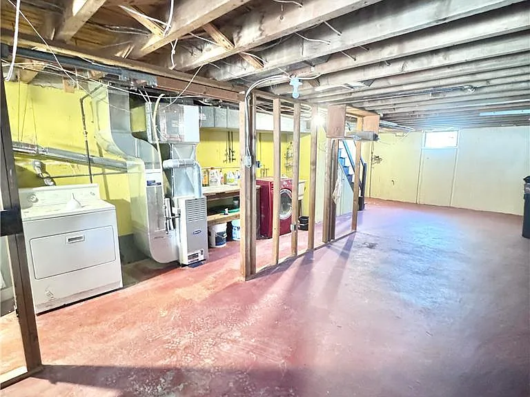 749 Benton St — Photo 12