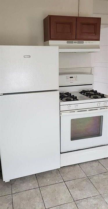 2nd image of 203 Clermont Ave #1