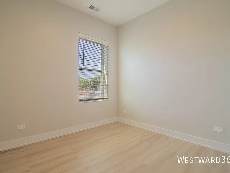 1546 N Homan Ave #3 — Photo 10
