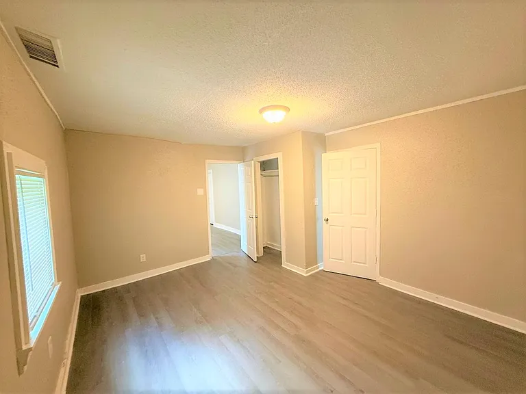 2673 Midland Ave — Photo 11