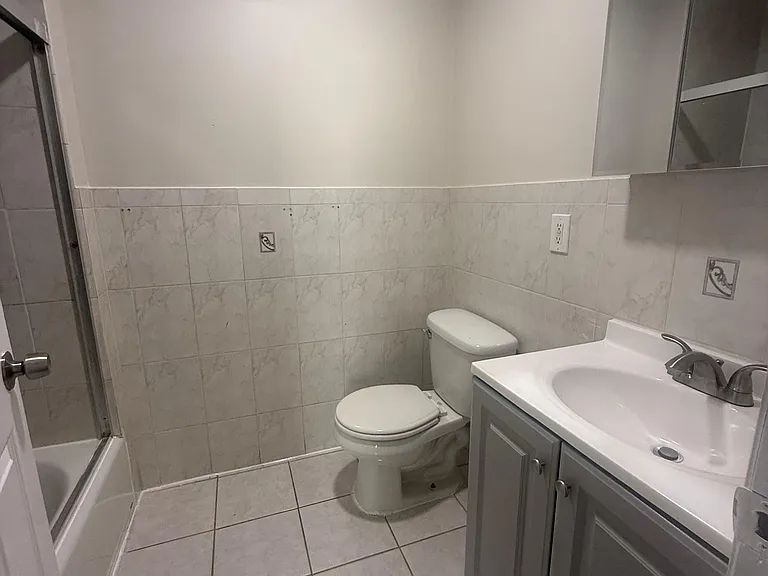 285 S 6th St #1F — Photo 16