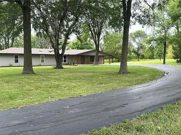 28380 Old Kansas City Rd, Paola, KS 66071