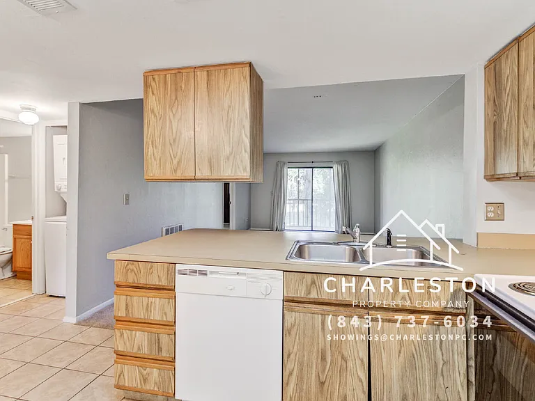 2955 Dove Haven Ct #G — Photo 5