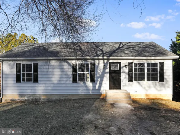 397 Grove Farm Ln, Martinsburg, WV 25404