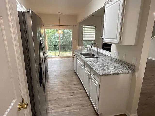 11715 Harsworth Ln — Photo 3
