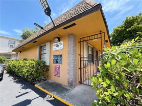 6032 SW 27th St, Hollywood, FL