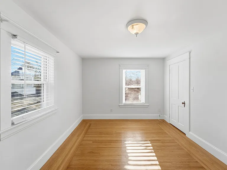 17 N Pleasant St #2 — Photo 20