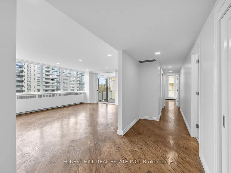 561 Avenue Rd #803-4 — Photo 9