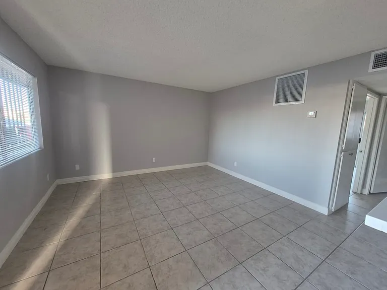 241 W Holt Ave #9 — Photo 5