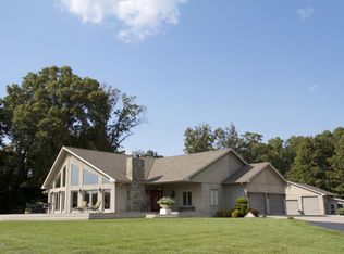 170 Tin Bender Rd, Carbondale, IL 62902