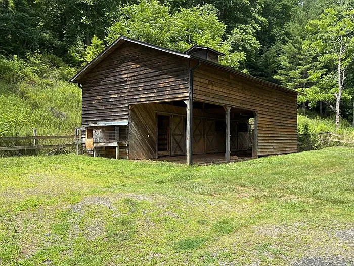 3237 Jacks Creek Rd — Photo 17
