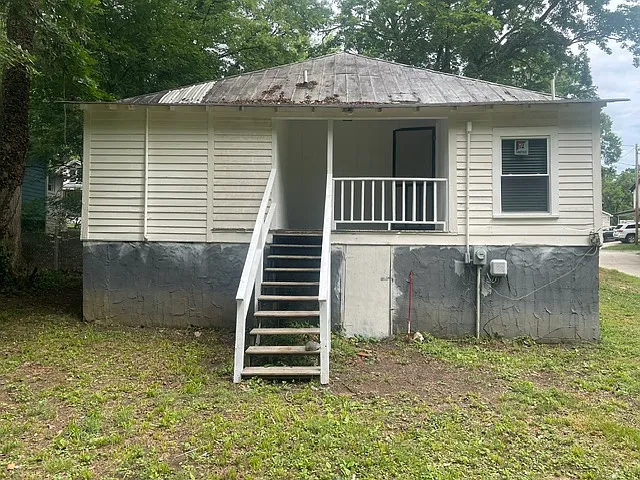 222 E Bell St — Photo 16