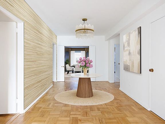 4th image of 200 E 57th St APT 8D