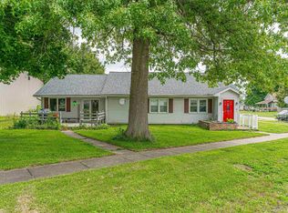 220 S Main St, Emden, IL 62635