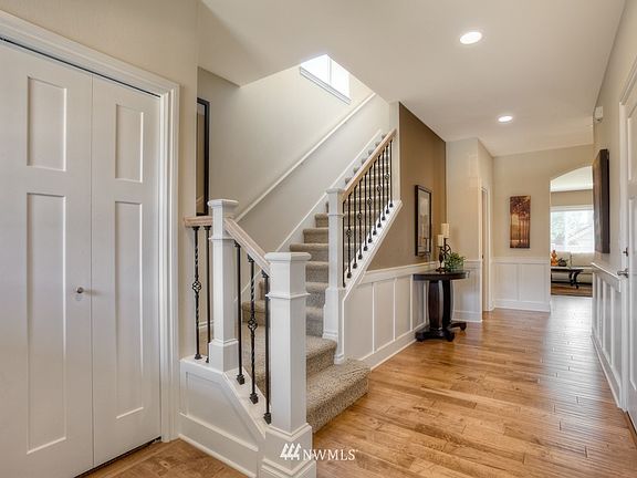 5th image of 3013 Eagle Loop Avenue NE #37