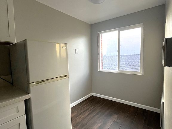 4th image of 6768 Lexington Ave APT 9