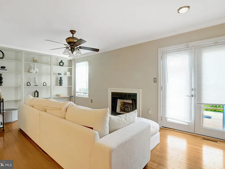 8819 Hardesty Dr — Photo 8