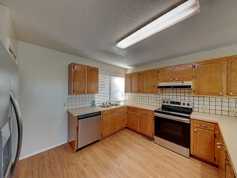 2745 Bandera Hwy — Photo 5