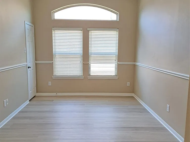21910 Cascade Hollow Ln — Photo 3
