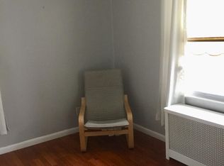 422 Beach 126 St #2R, Rockaway Park, NY 11694