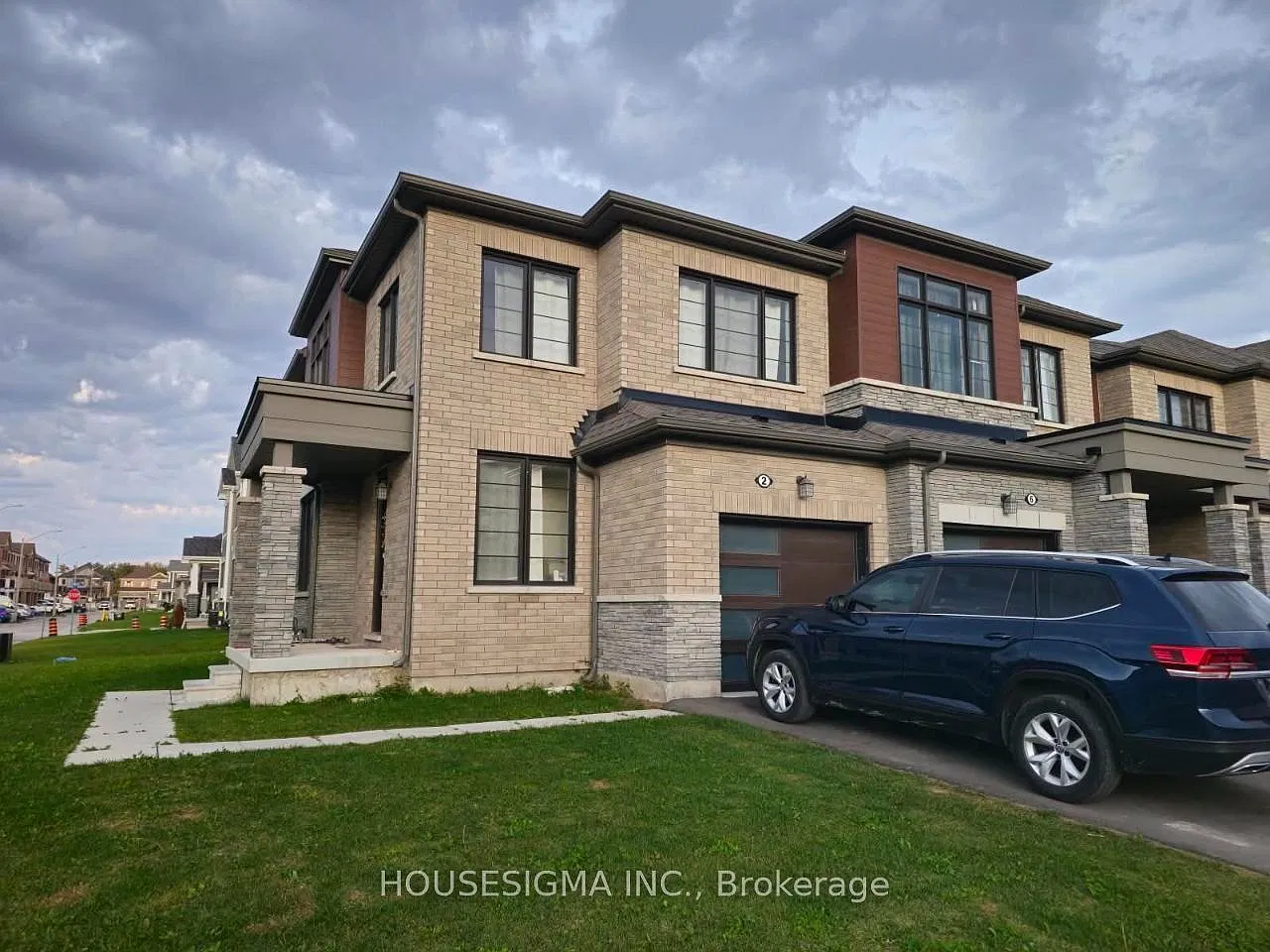 3 bed, $2,400 — Photo 2