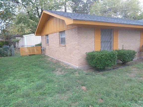 5th image of 1002 Belmont Dr