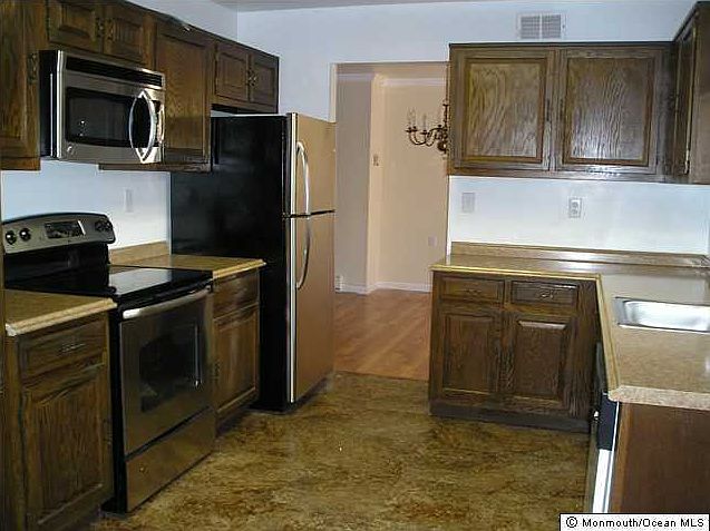 2nd image of 746 Liverpool Circle #C