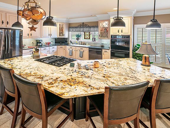 4th image of 2524 Stone Creek Dr