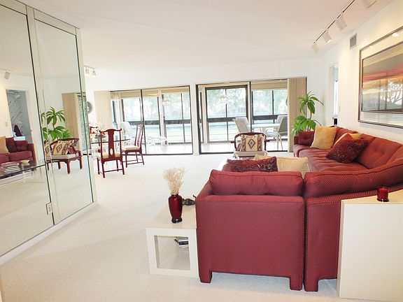 4th image of 5603 Fairway Park Dr APT 201