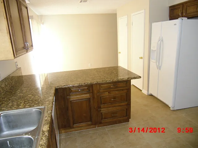 3 Bedroom 2 Bathroom with Swimming Pool Tropicana & Nellis Area — Photo 4