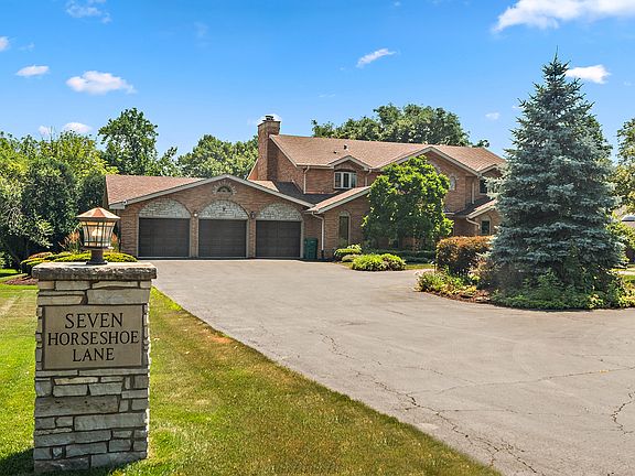 2nd image of 7 Horseshoe Ln