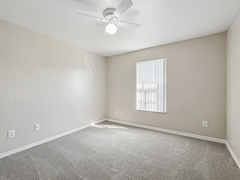 Vista Haven Apartment Homes — Photo 31