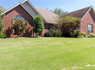 1968 N Hartford Dr, Fayetteville, AR 72701