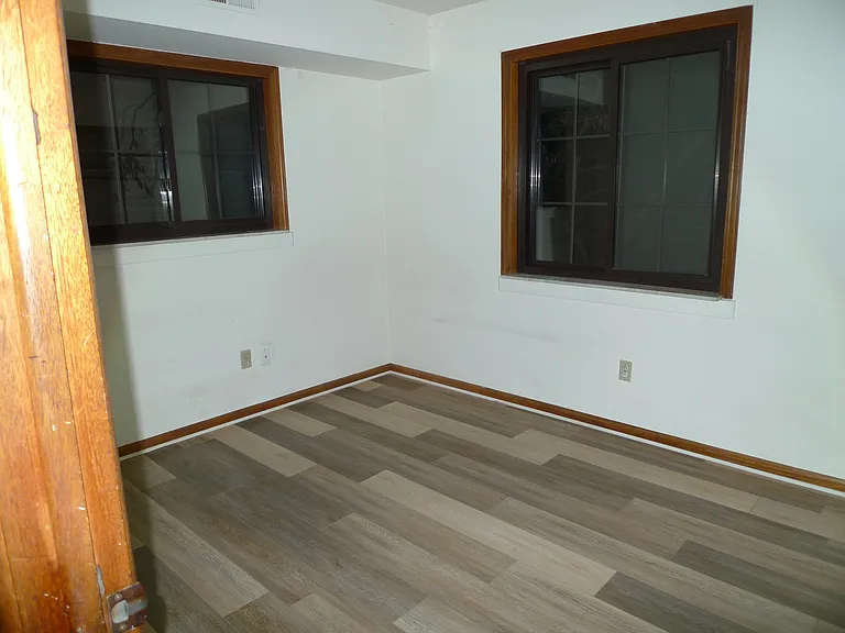 1097 Highland St — Photo 6