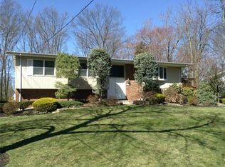 14 Bradford Rd, Edison, NJ 08820