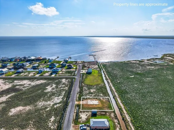50 & 51 Northview Dr, Rockport, TX 78382