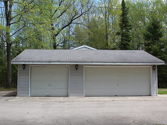 2nd image of 12269 Blanchard St