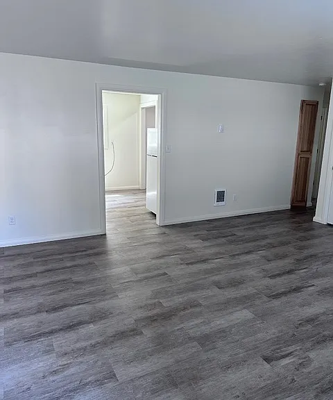 587 Hansen Ave #8 — Photo 2