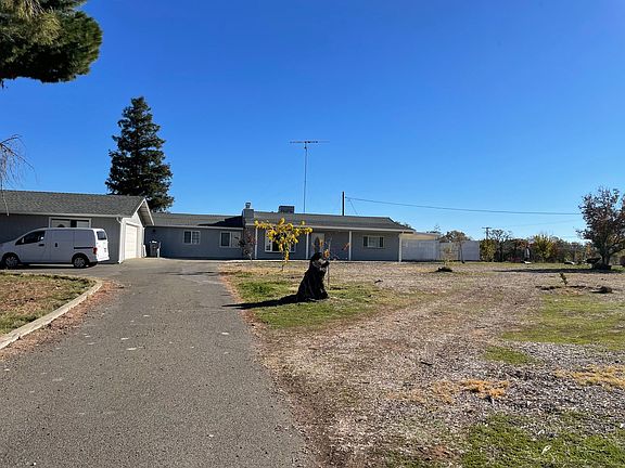 4th image of 8151 Oak Ave
