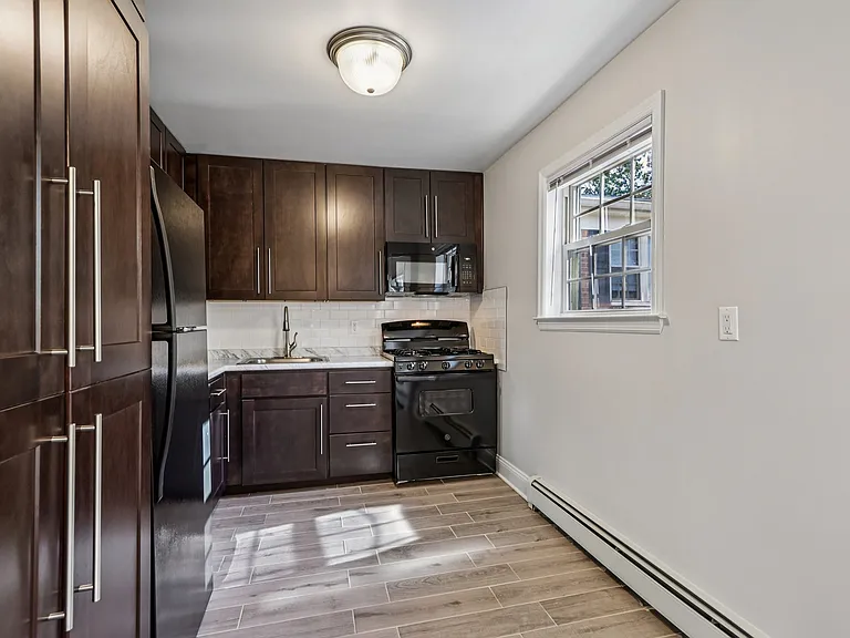 Kings Gardens Apartments — Photo 14