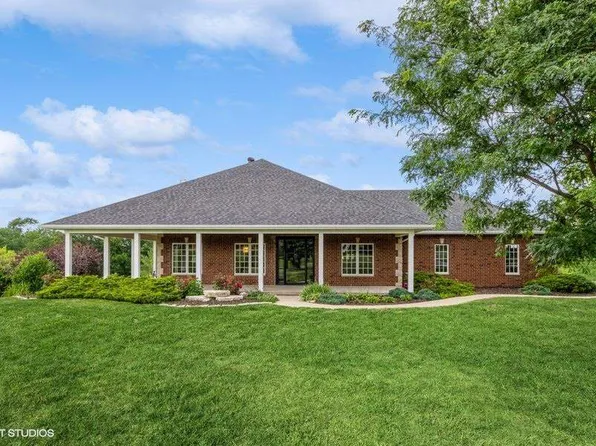 2339 NE Sterling Ct, Solon, IA 52333