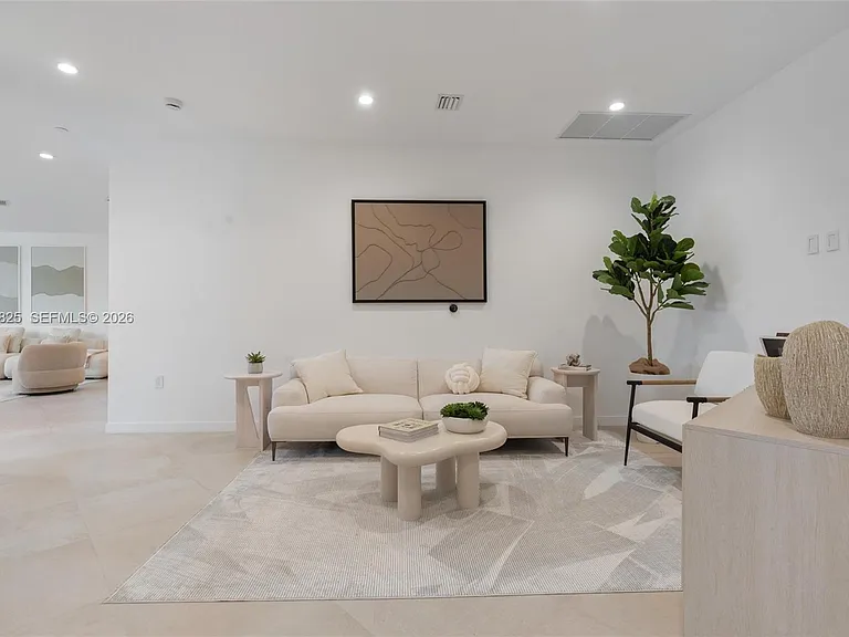 1135 103rd St #203 — Photo 10