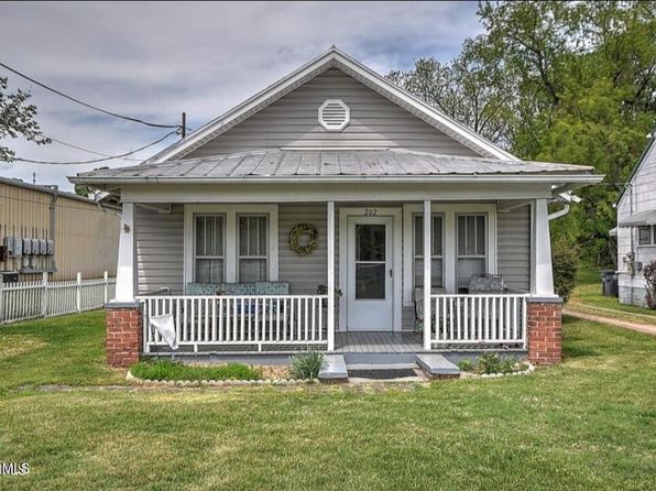 202 Main St W